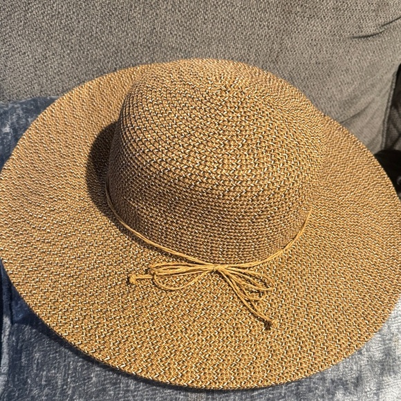 Nine West Tan Woven Hat with Bow Accent - Picture 9 of 9